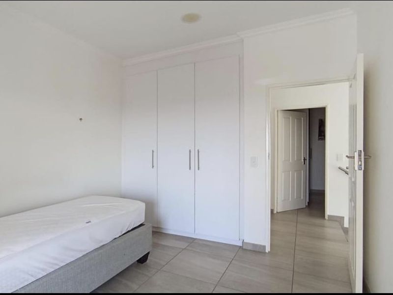 MODERN FAMILY SANCTUARY - Photo 10