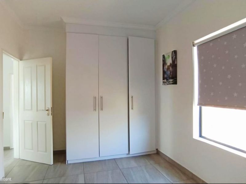 MODERN FAMILY SANCTUARY - Photo 9