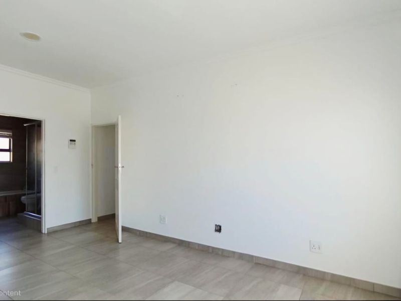 MODERN FAMILY SANCTUARY - Photo 8