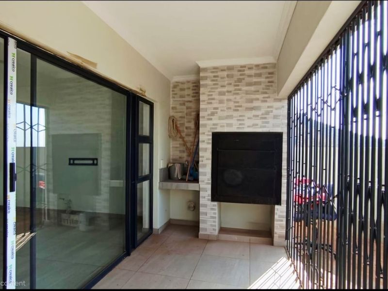 MODERN FAMILY SANCTUARY - Photo 3