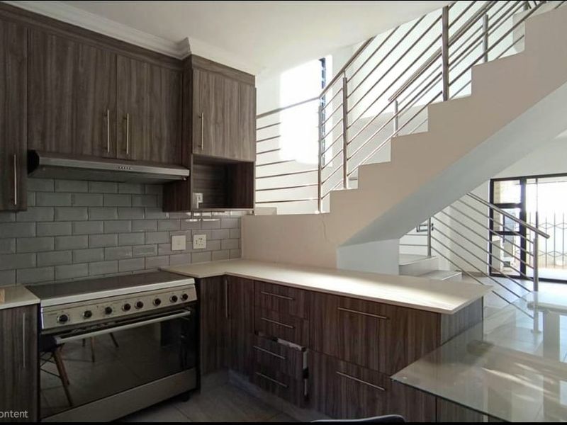 MODERN FAMILY SANCTUARY - Photo 4