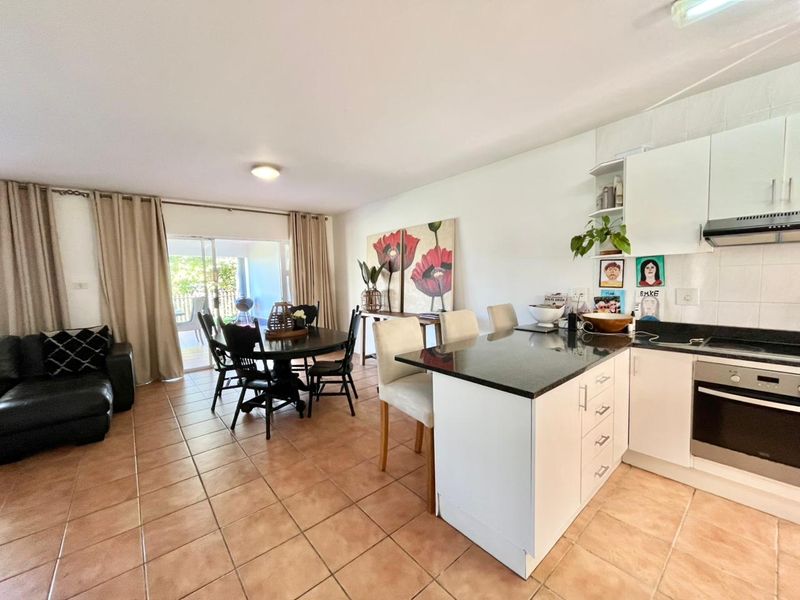 Stunning 3-Bedroom Coastal Retreat – Just Steps from Thompson’s Bay! - Photo 2