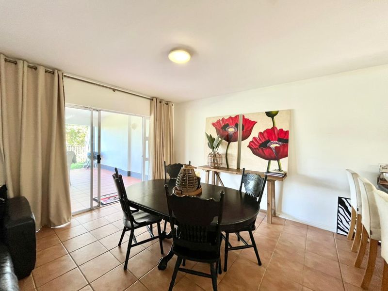 Stunning 3-Bedroom Coastal Retreat – Just Steps from Thompson’s Bay! - Photo 3