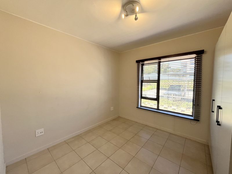 Modern 2-Bedroom Unit Available Immediately! - Photo 6