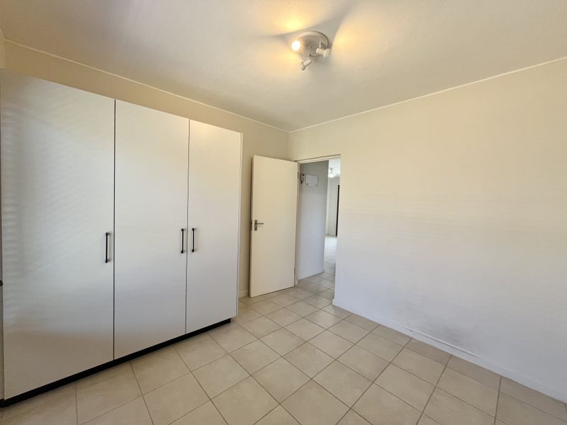 Modern 2-Bedroom Unit Available Immediately! - Photo 8