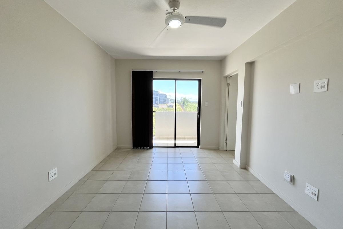 Modern 2-Bedroom Unit Available Immediately! - Photo 5