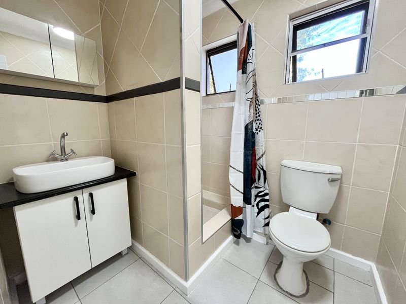 A Dreamy Coastal Escape | 3-Bedroom Unit Near Thompsons Bay Beach! - Photo 8