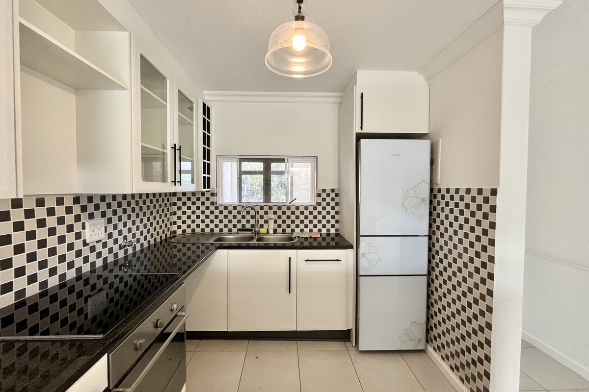 A Dreamy Coastal Escape | 3-Bedroom Unit Near Thompsons Bay Beach! - Photo 3