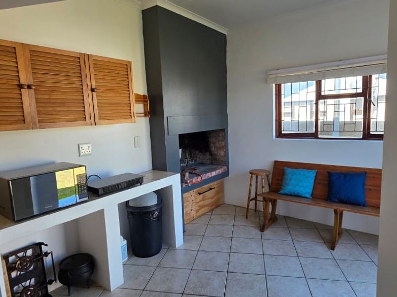 3-bedroom home with a flatlet - Photo 4