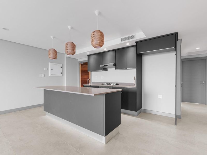 Luxury Coastal Living in a Spacious 3 Bedroom Apartment at Ridgeside Residence - Photo 3