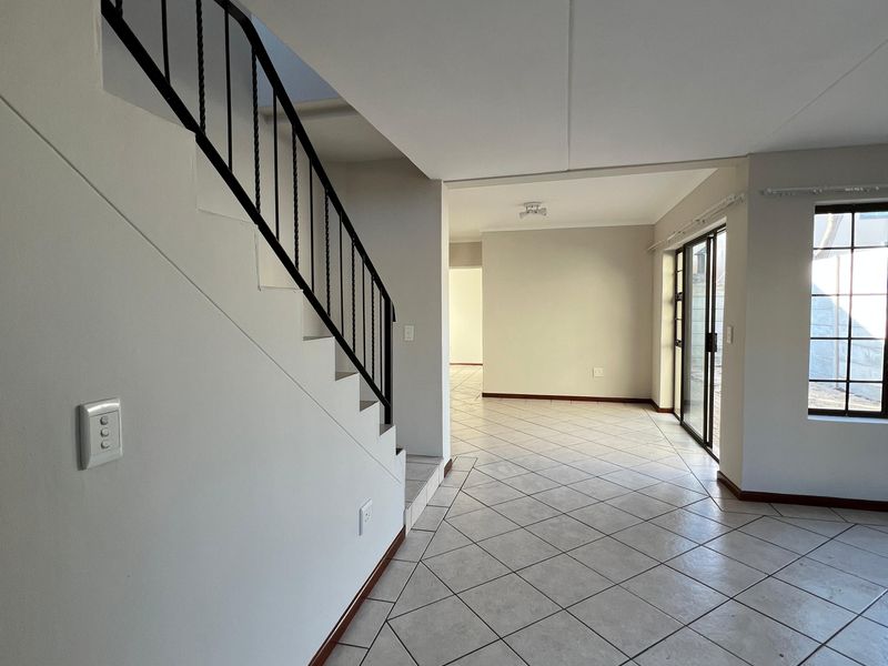 Immaculate  3 Bedroom Townhouse  To Let in Parklands   Available Now - Photo 5