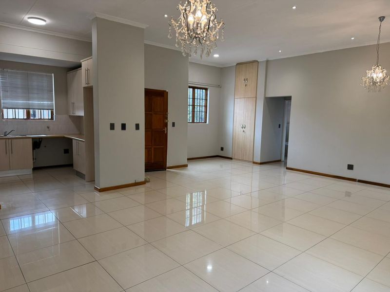 3 Bedroom Town House to let - Photo 4