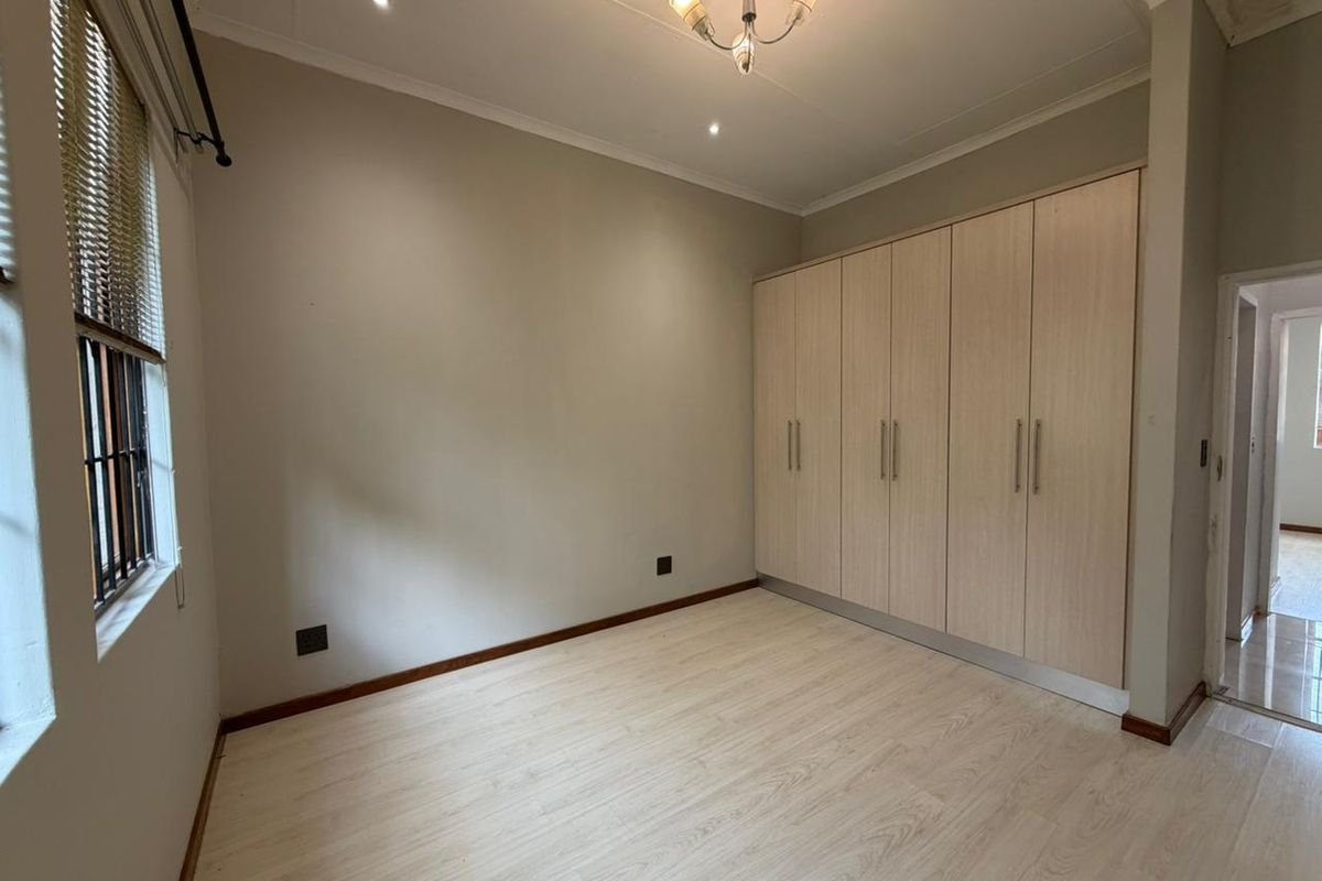 3 Bedroom Town House to let - Photo 2