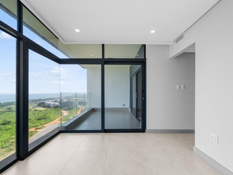 Luxury Coastal Living with Panoramic Ocean Views at Ridgeside Residence - Photo 10