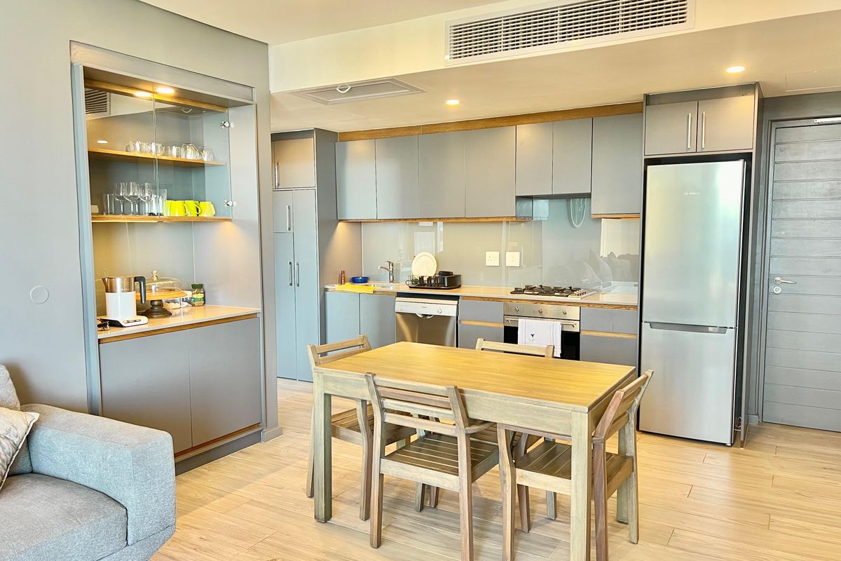 2 Bedroom - 2.5 Bathroom Luxury Apartment for Sale in Umhlanga Arch - Photo 2