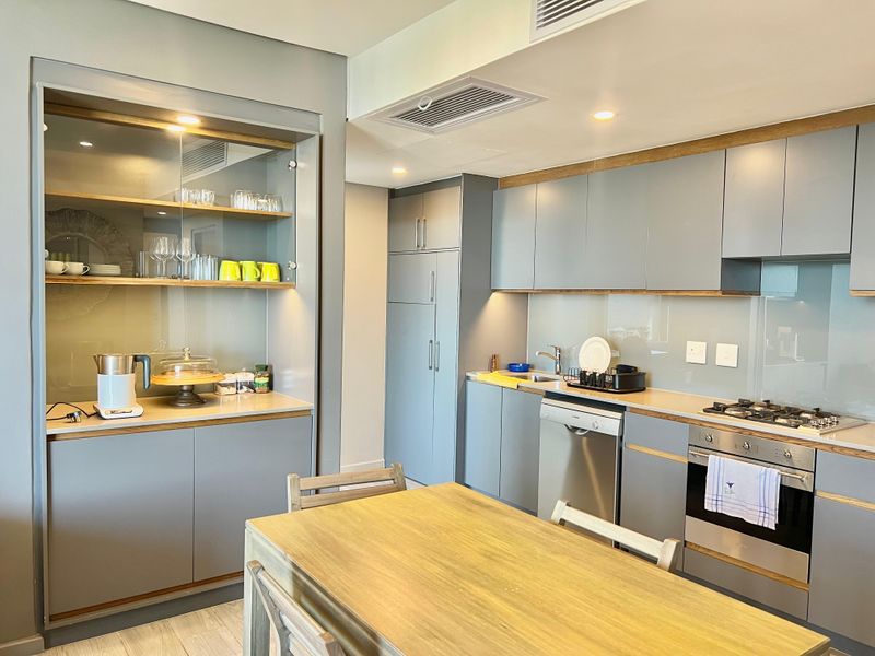 2 Bedroom - 2.5 Bathroom Luxury Apartment for Sale in Umhlanga Arch - Photo 3