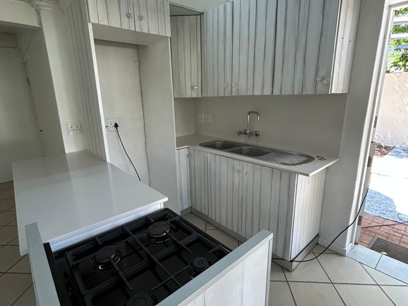 Modern 1-Bed 1 Bath Flat in Secure Thatchaven Manor – R9,500pm | Hartbeespoort - Photo 6