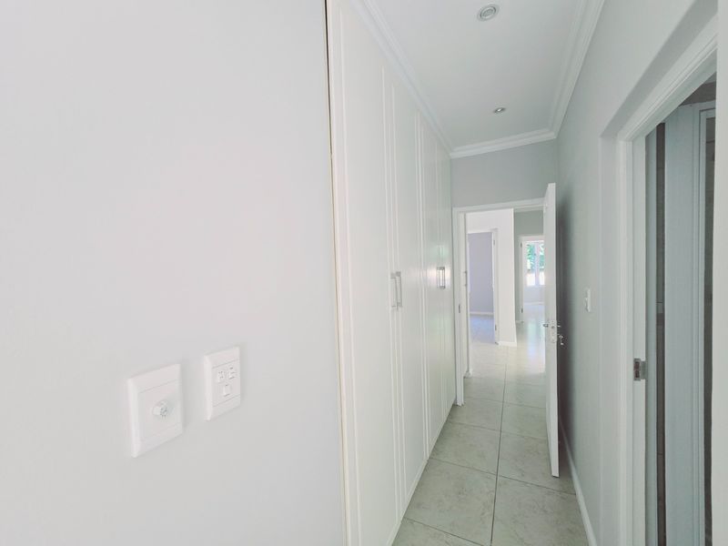 House for RENTAL in Beverly Hills available IMMEDIATELY - Photo 4