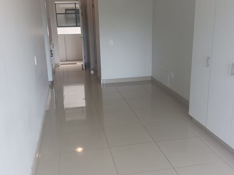 Studio Unit in Umhlanga Ridge - Photo 4