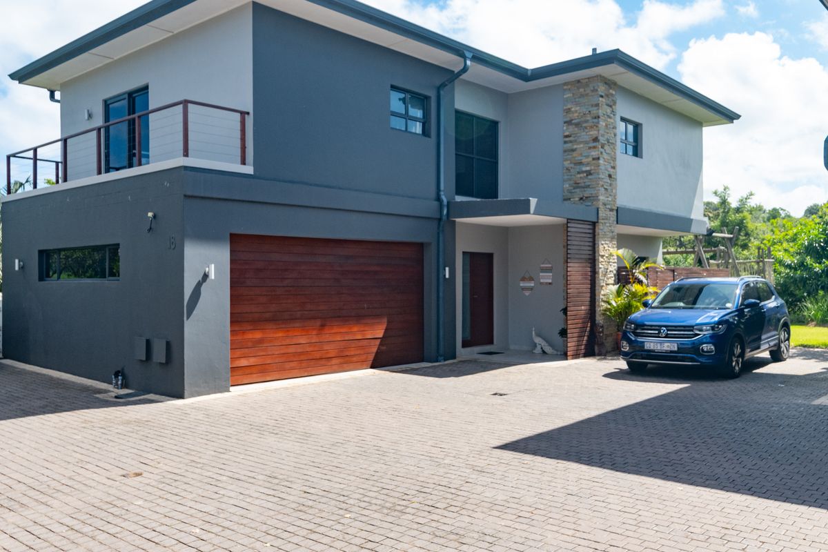 Family Home in the Heart of Salt Rock - Photo 4