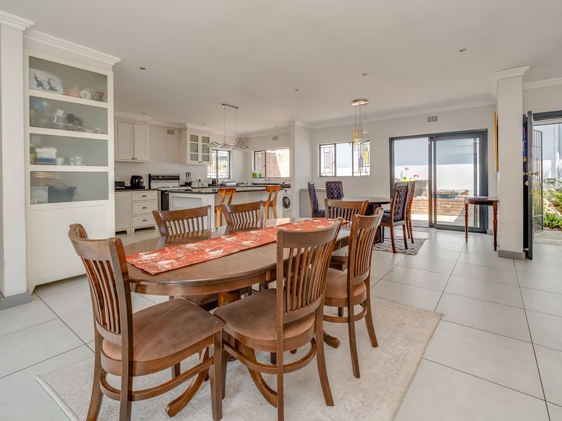 EMBRACING, MODERN AND LAID BACK OPEN PLAN FOR RELAXED FAMILY LIVING AND ENTERTAINING - Photo 6