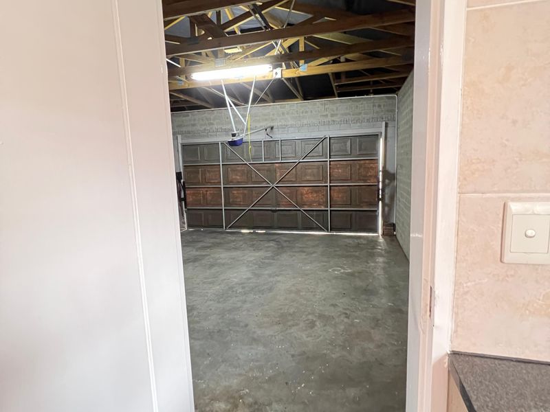 Immaculate  3 Bedroom, 2 Bathroom House  To Let in Parklands  Available Immediately - Photo 9