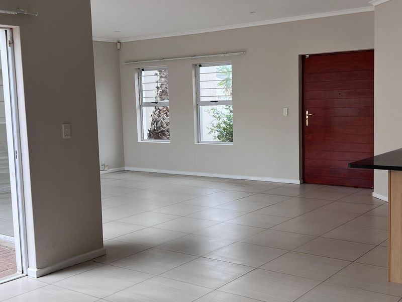 Immaculate  3 Bedroom, 2 Bathroom House  To Let in Parklands  Available Immediately - Photo 6