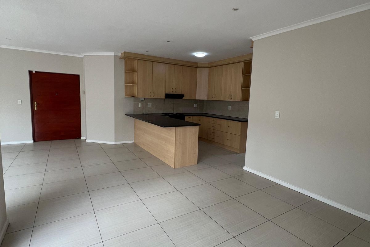 Immaculate  3 Bedroom, 2 Bathroom House  To Let in Parklands  Available Immediately - Photo 3