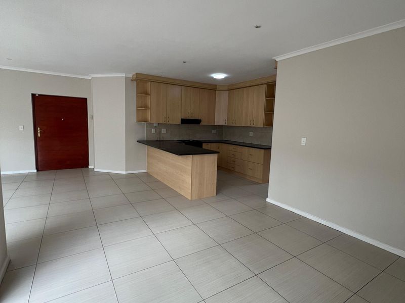 Immaculate  3 Bedroom, 2 Bathroom House  To Let in Parklands  Available Immediately - Photo 3