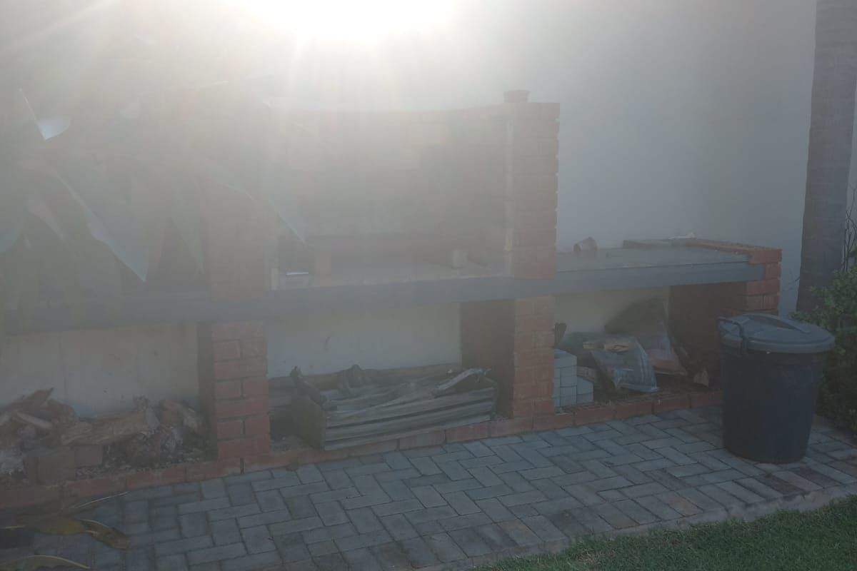 Spacious 3-Bedroom Family Home in Mooinooi - Photo 3