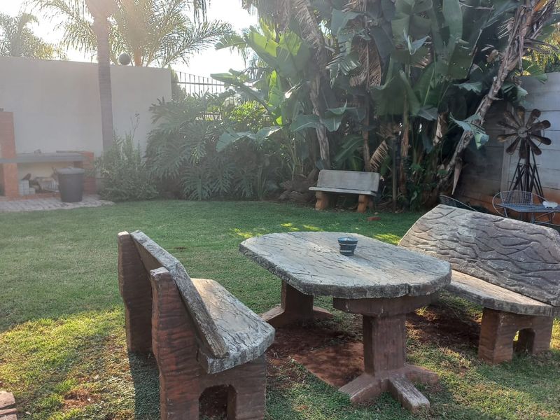 Spacious 3-Bedroom Family Home in Mooinooi - Photo 7