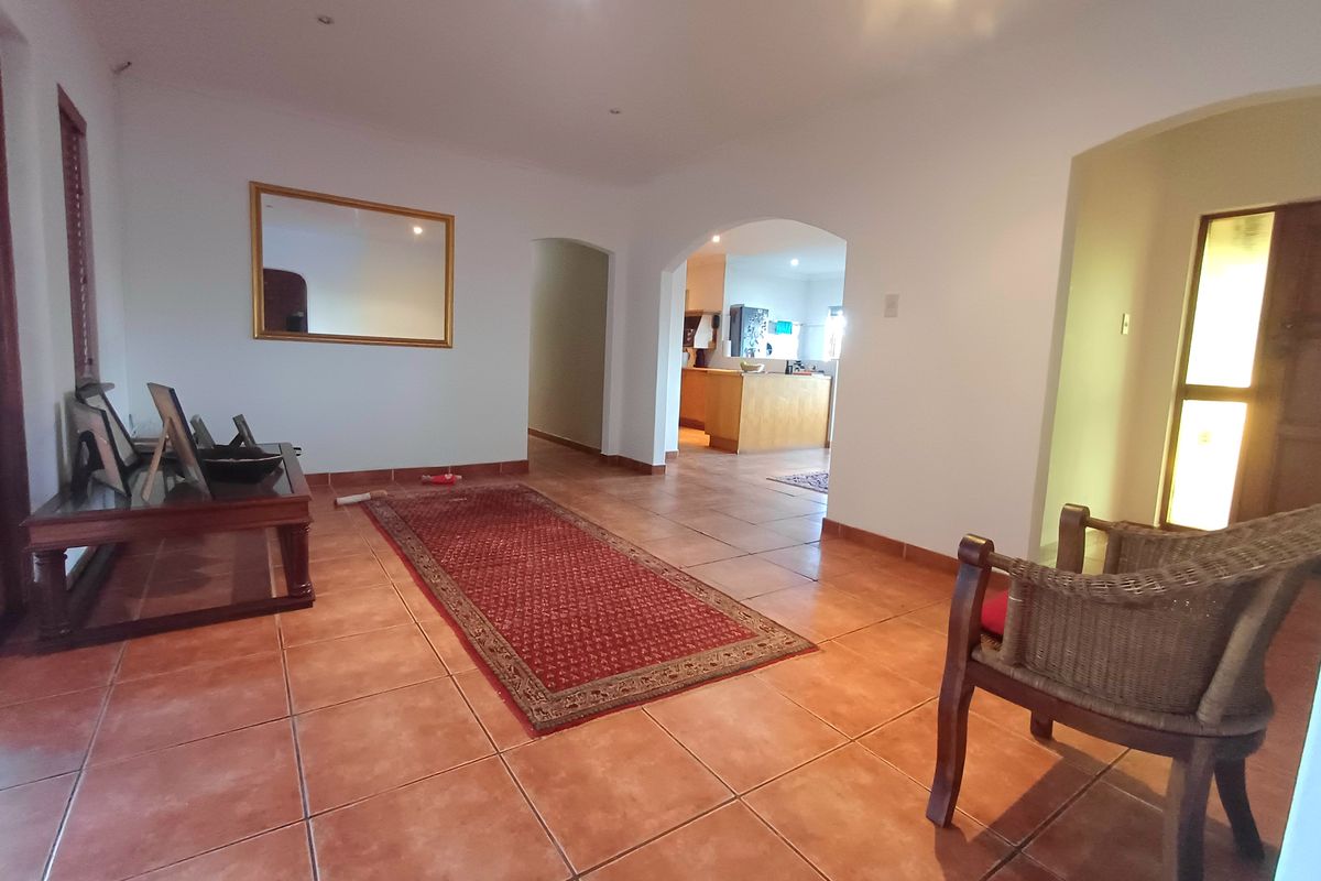 Your Dream Family Home Awaits in Bluewater Bay – Space, Comfort & Coastal Living Combined - Photo 3