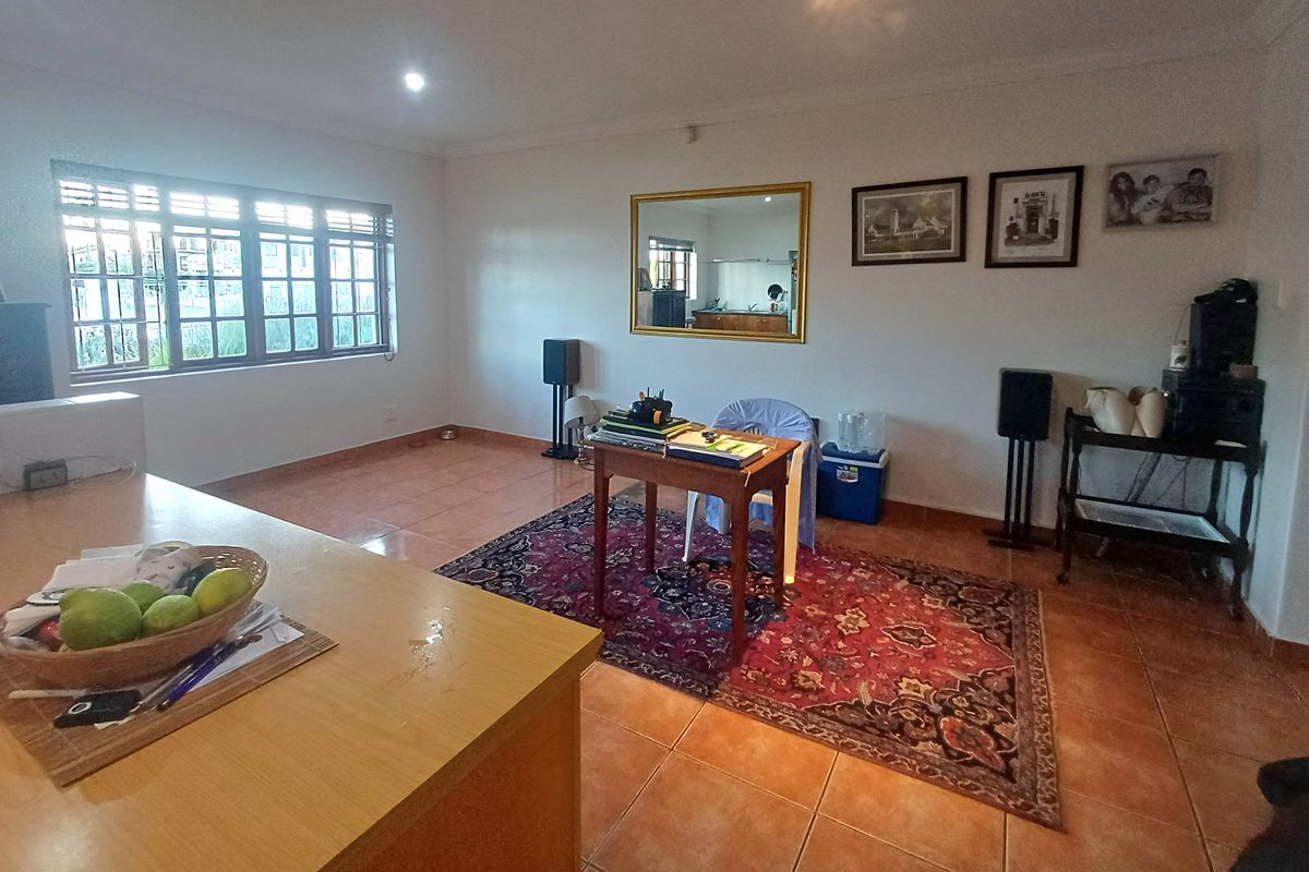 Your Dream Family Home Awaits in Bluewater Bay – Space, Comfort & Coastal Living Combined - Photo 4