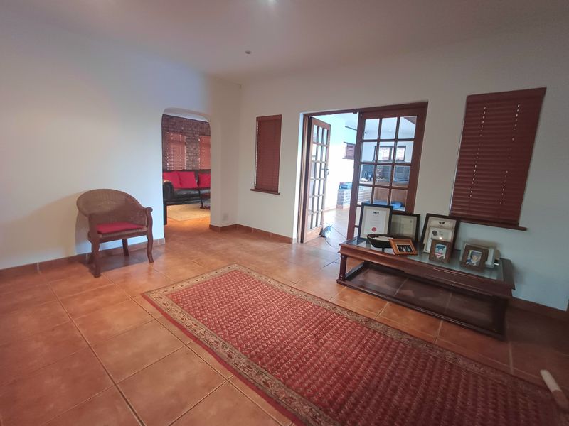 Your Dream Family Home Awaits in Bluewater Bay – Space, Comfort & Coastal Living Combined - Photo 5