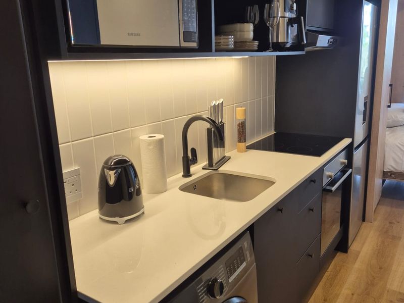 Cozy Micro Apartment At Station House - Photo 3