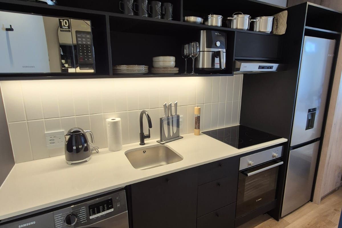 Cozy Micro Apartment At Station House - Photo 2