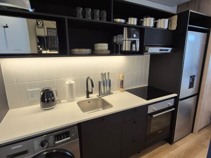 Cozy Micro Apartment At Station House - Photo 2