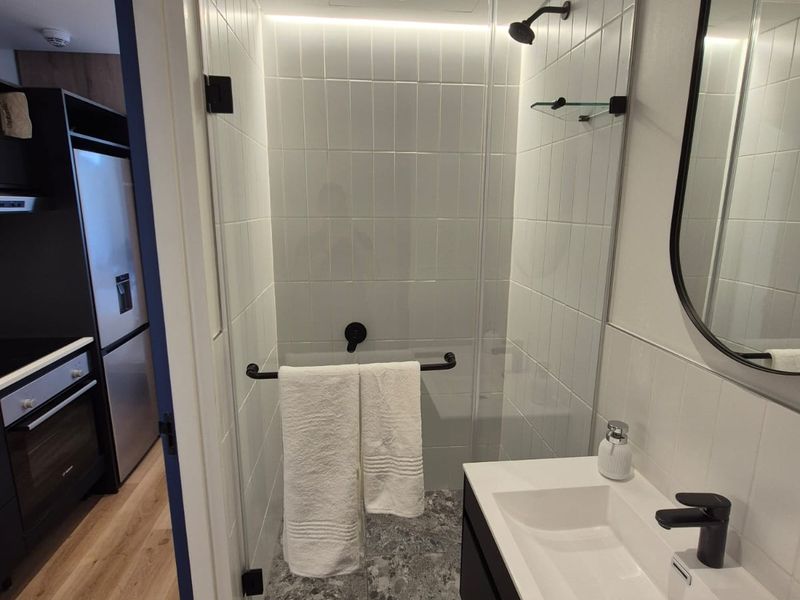 Cozy Micro Apartment At Station House - Photo 10