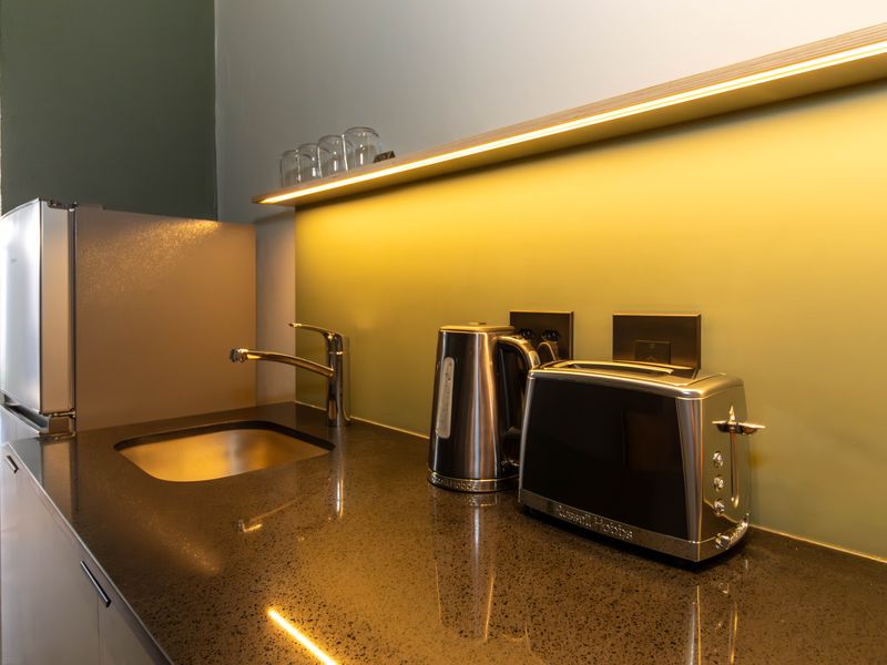 Investors Dream Apartment In Gardens - Photo 8