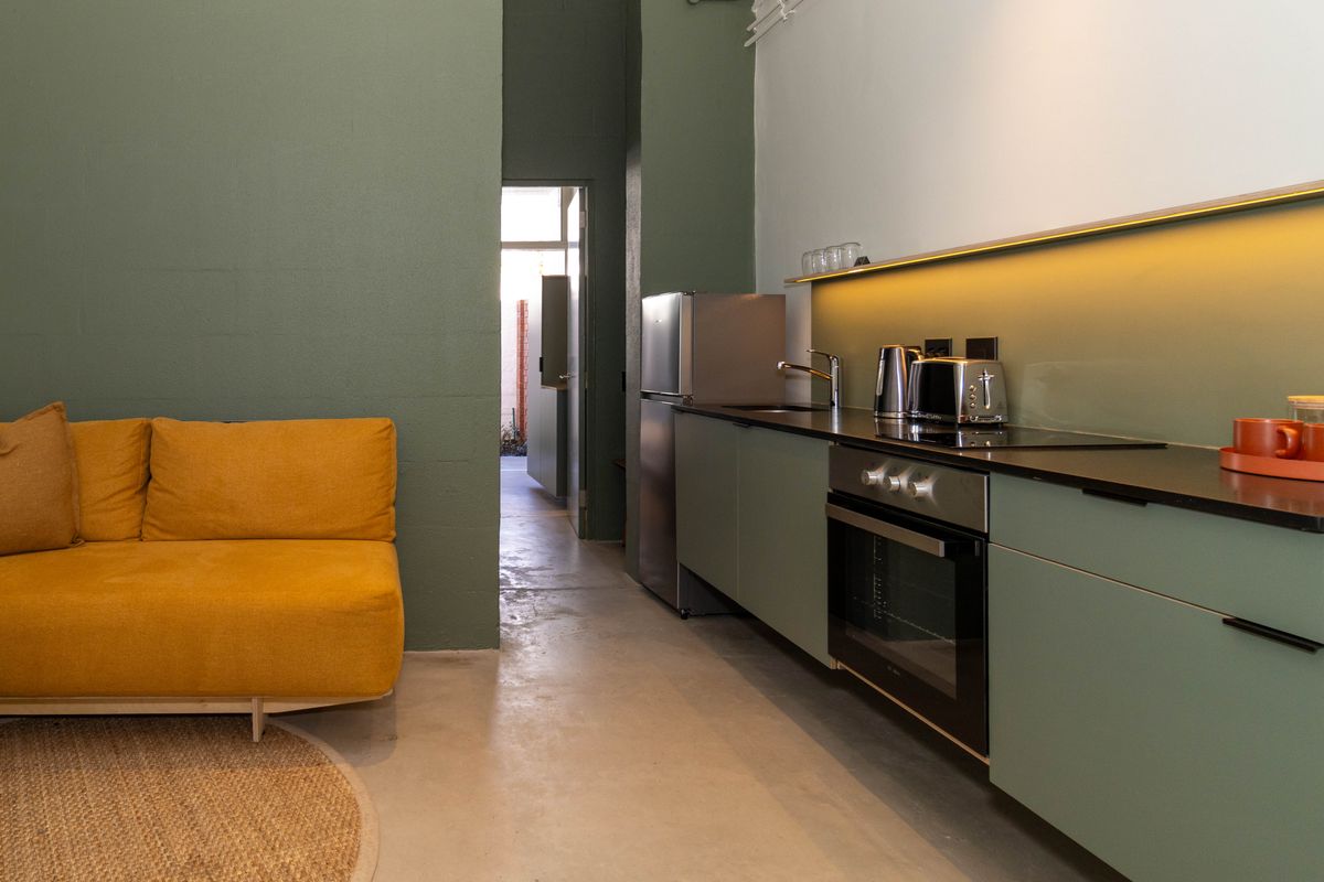 Investors Dream Apartment In Gardens - Photo 4