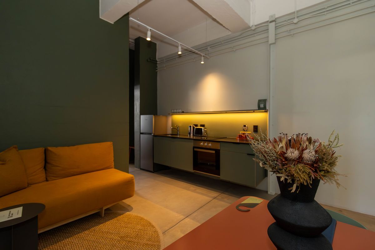 Investors Dream Apartment In Gardens - Photo 3