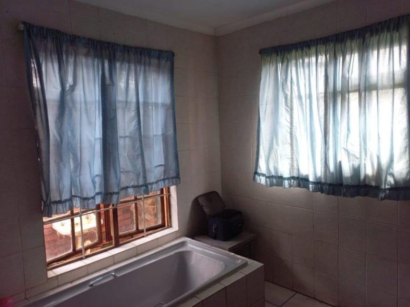 21500 ha  Income-Generating Farm t let in Lusthof – with right of water from Apies River - Photo 10