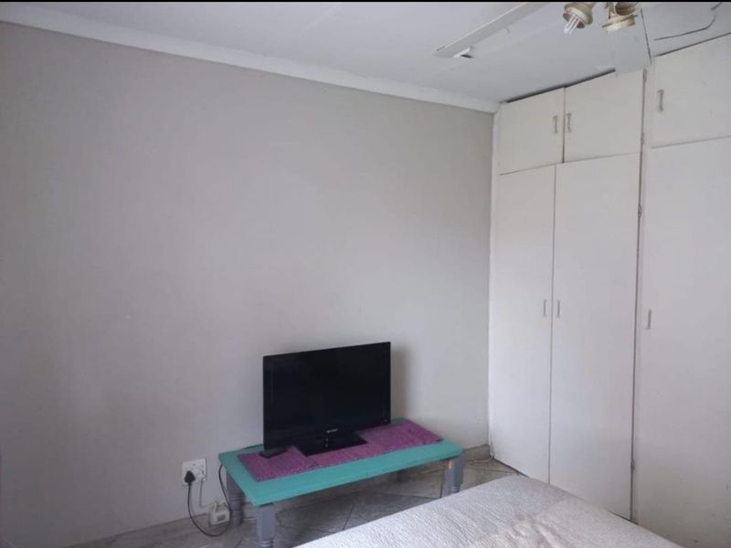 21500 ha  Income-Generating Farm t let in Lusthof – with right of water from Apies River - Photo 7