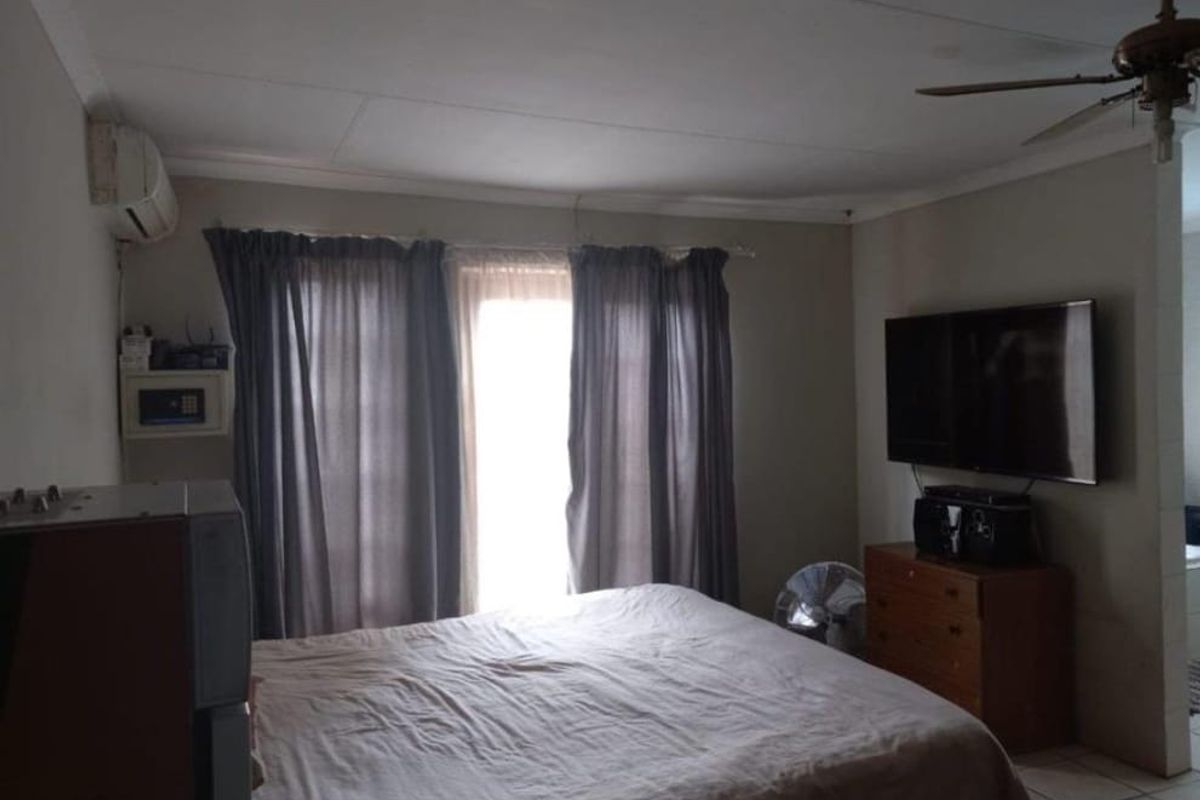 21500 ha  Income-Generating Farm t let in Lusthof – with right of water from Apies River - Photo 4