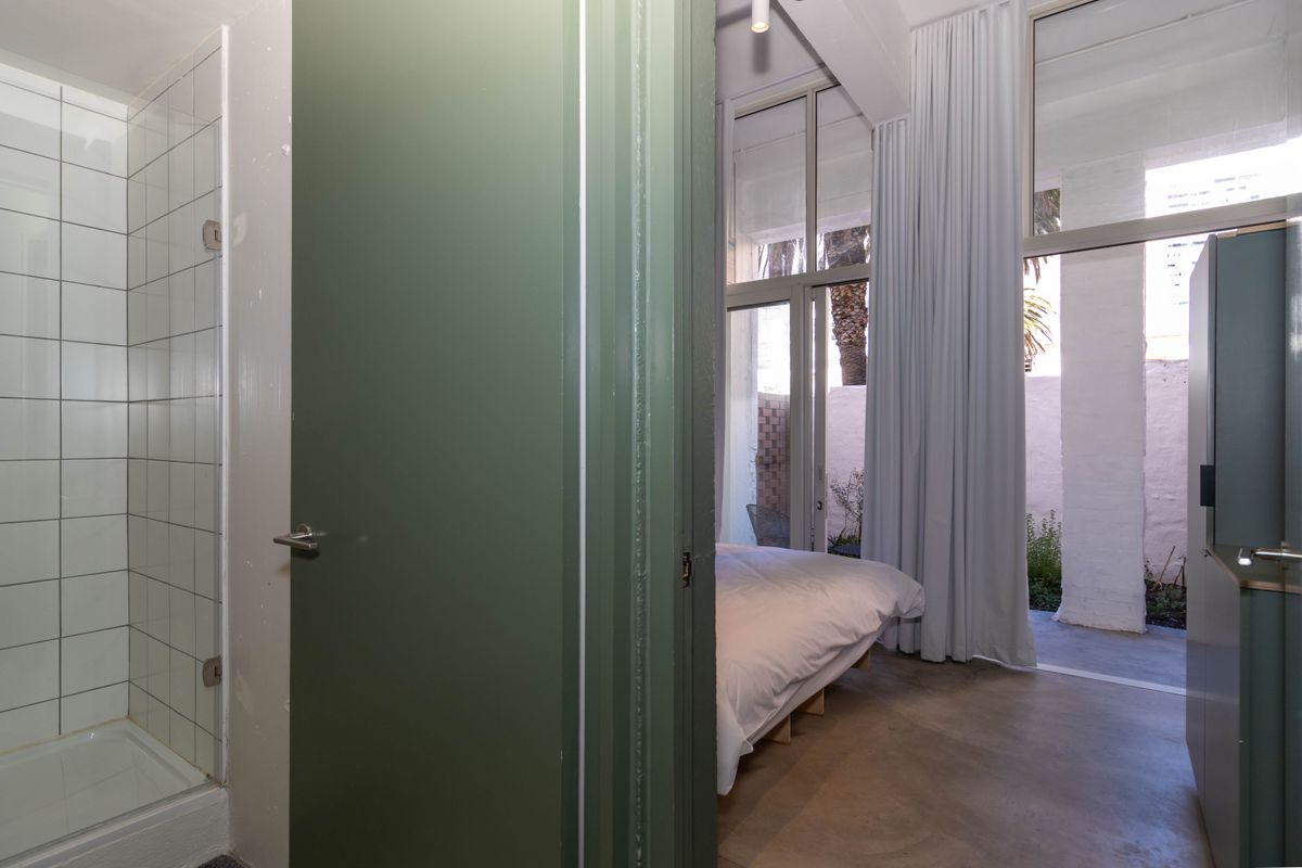 High-Yield Furnished Investment Apartment in Gardens, Cape Town - Photo 5