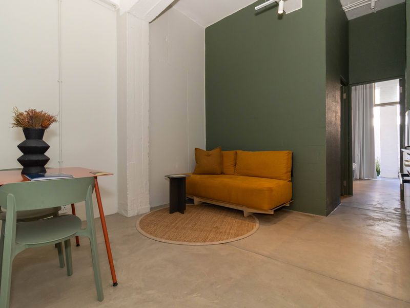 High-Yield Furnished Investment Apartment in Gardens, Cape Town - Photo 9