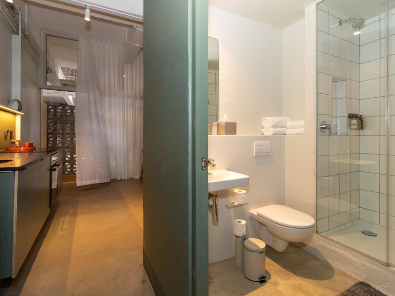 High-Yield Furnished Investment Apartment in Gardens, Cape Town - Photo 8