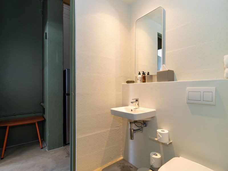 High-Yield Furnished Investment Apartment in Gardens, Cape Town - Photo 7