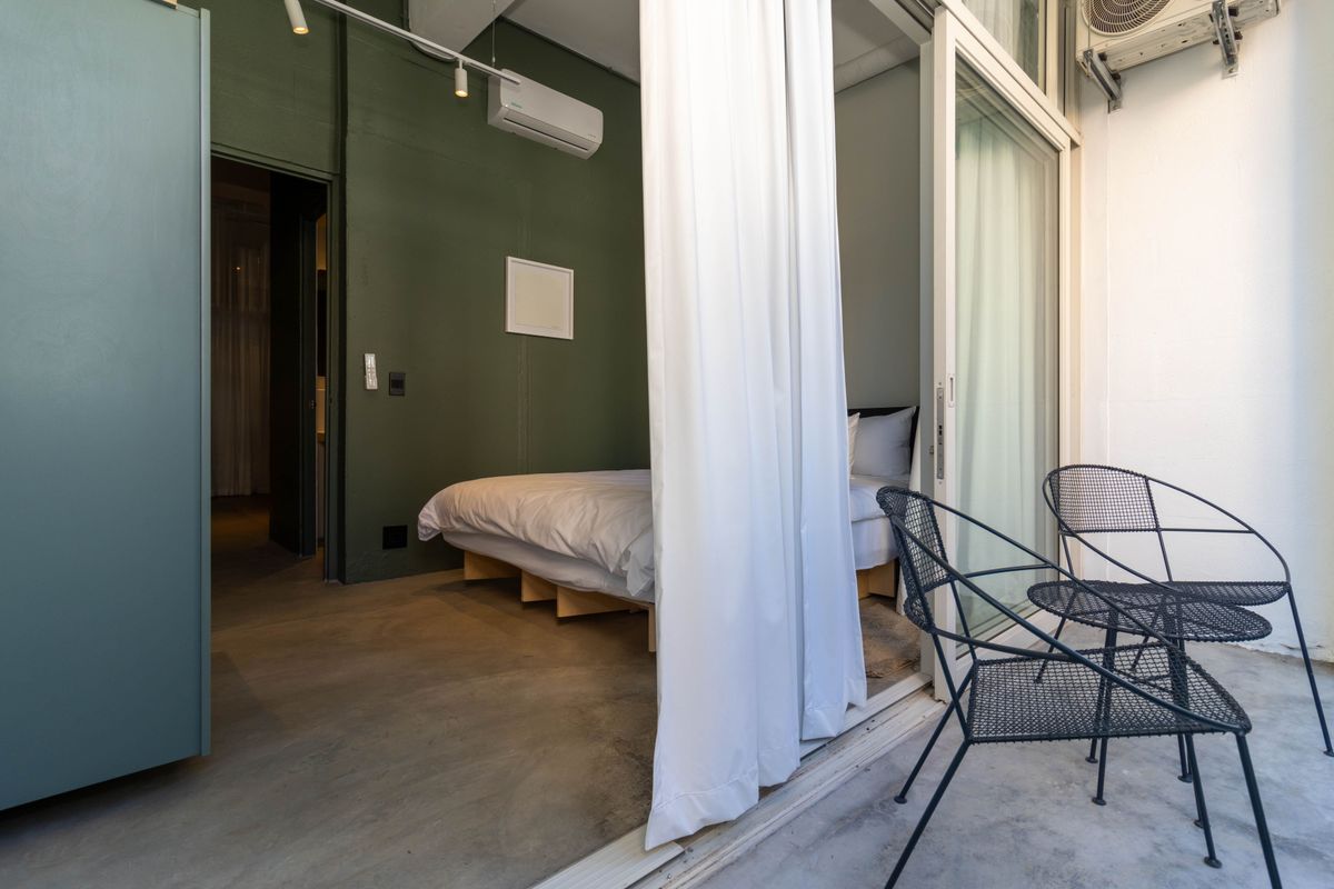 High-Yield Furnished Investment Apartment in Gardens, Cape Town - Photo 2