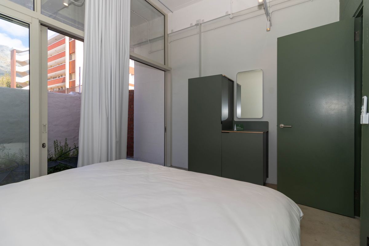 High-Yield Furnished Investment Apartment in Gardens, Cape Town - Photo 4